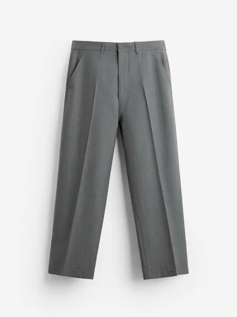 Try on b21 online with AI