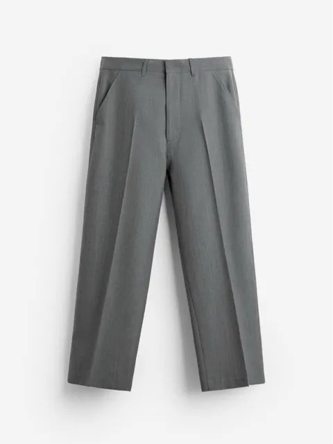 Try on b21 online with AI