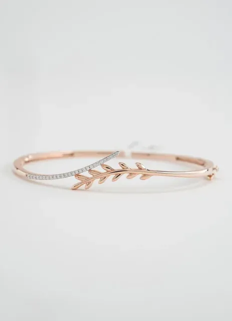 Try on Bracelets online with AI