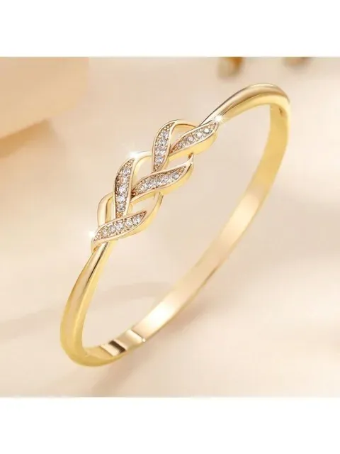 Try on Bracelets online with AI
