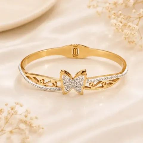 Try on Bracelets online with AI