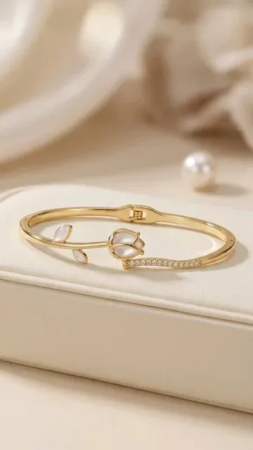 Try on Bracelets online with AI
