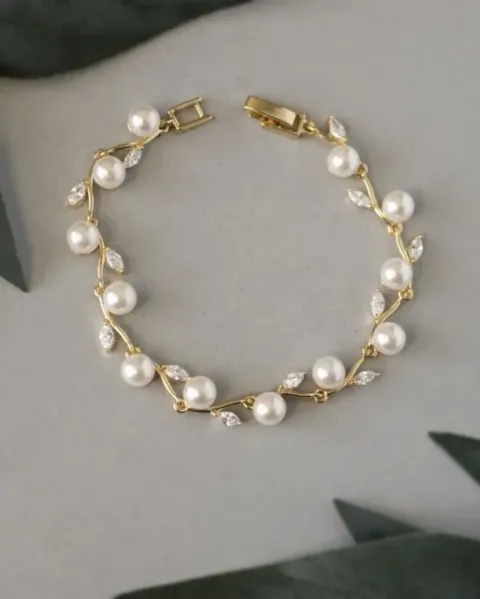 Try on Bracelets with AI
