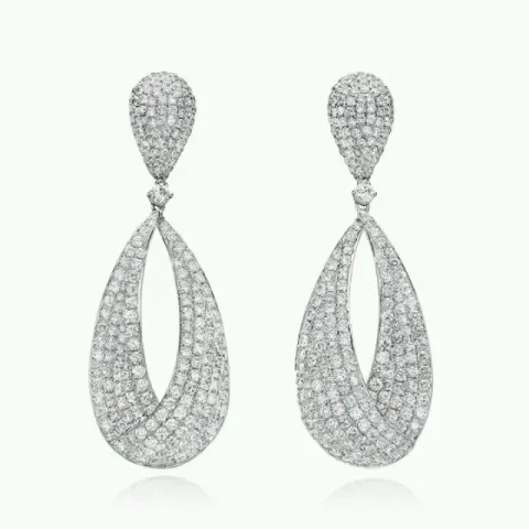 Try on Earrings online with AI