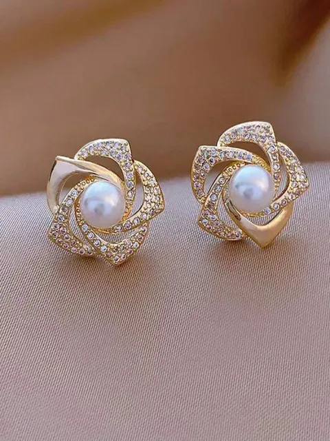 Try on Earrings online with AI