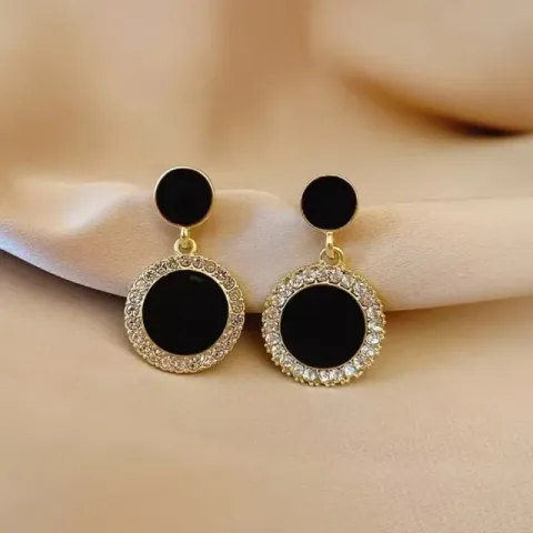 Try on Earrings online with AI