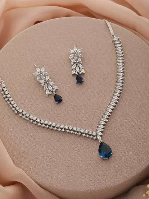 Try on Necklace & earrings online with AI