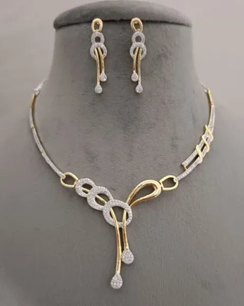 Try on Necklace & earrings online with AI