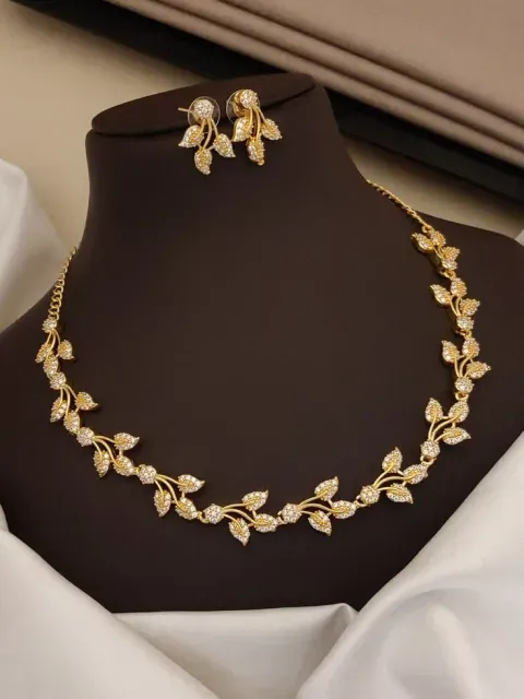 Try on Necklace & earrings online with AI