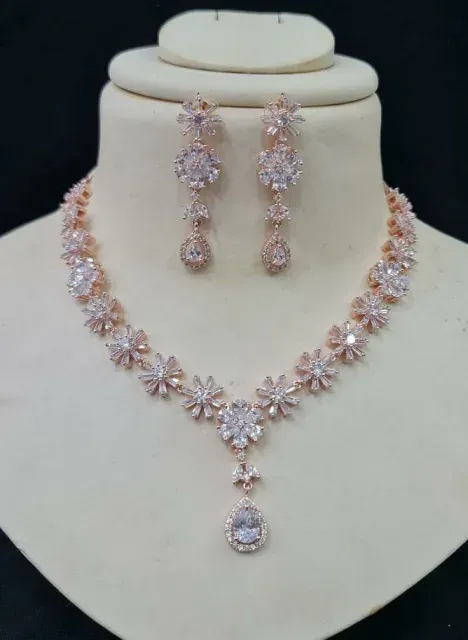 Try on Necklace & earrings online with AI