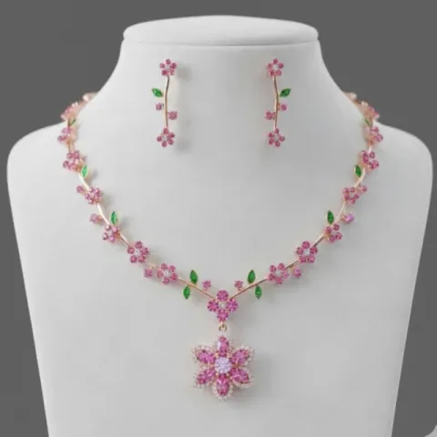 Try on Necklace & earrings online with AI